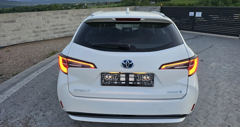 Toyota Corolla cena 69700 przebieg: 69000, rok produkcji 2020 z Pobiedziska małe 379